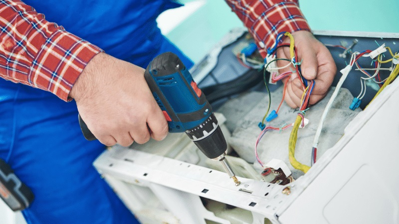 Gördes Whirlpool Whirlpool çamaşır makinesi kart tamiri – Su almama arızası orijinal parça ile giderildi. - Teknik servis örneği